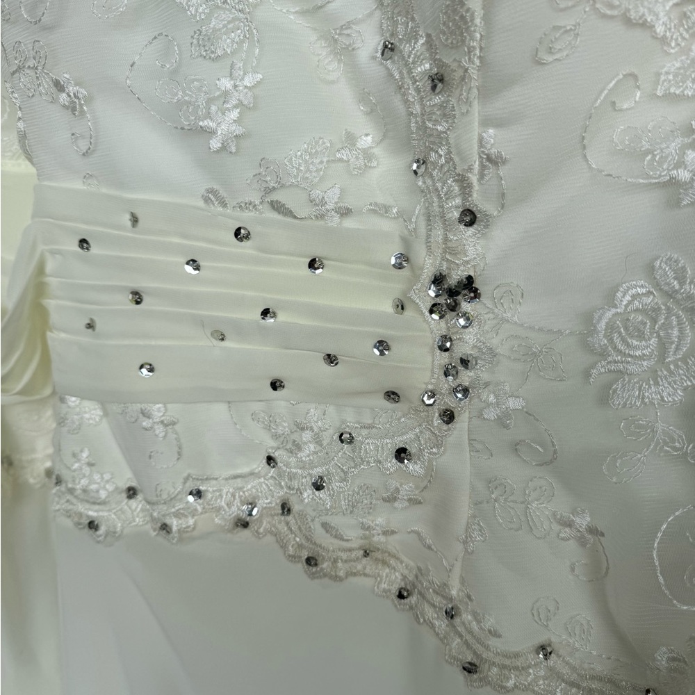 Never worn ivory wedding dress sz 22 - Picture 6 of 8